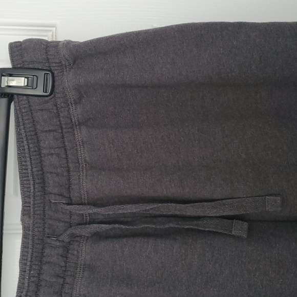 Hanes Sweatpants - Picture 3 of 6